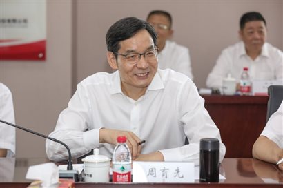 集團(tuán)黨委書記、董事長(zhǎng)周育先指導(dǎo)工作